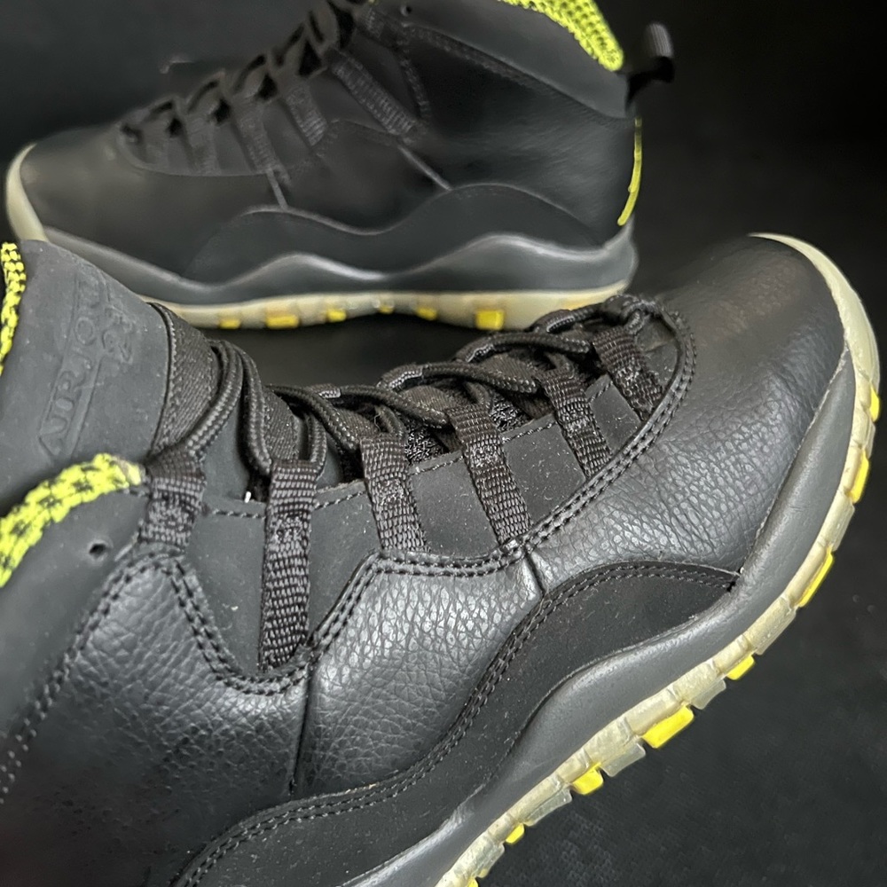 Jordan Retro 5 Venom Black Sneakers - Picture 8 of 15